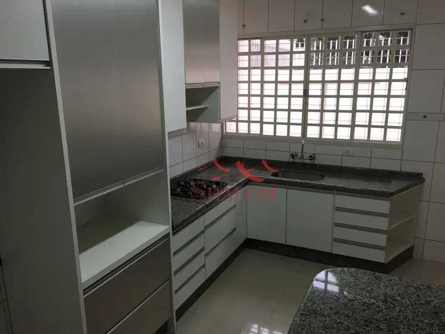 Casa com 3 quartos à venda, 300m2 em Jardim Aclimação, Maringa - PR - imagem 5 Foto 5 de Casa com 3 quartos à venda, 300m2 em Jardim Aclimação, Maringa - PR