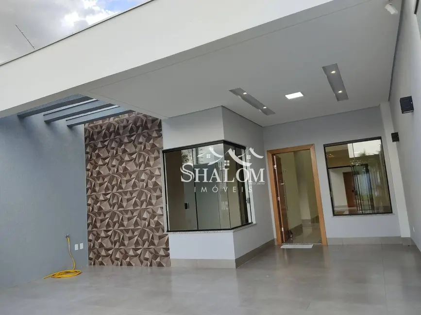 Foto 1 de Casa com 3 quartos à venda, 150m2 em Zona 28, Maringa - PR