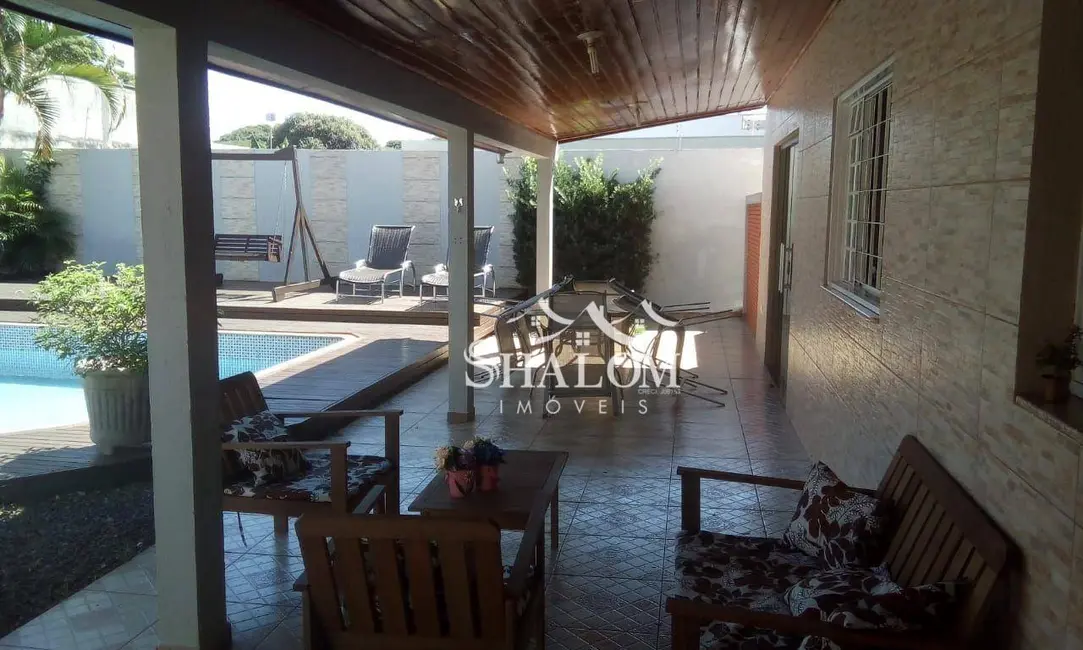 Foto 3 de Sobrado com 4 quartos à venda, 650m2 em Zona 05, Maringa - PR