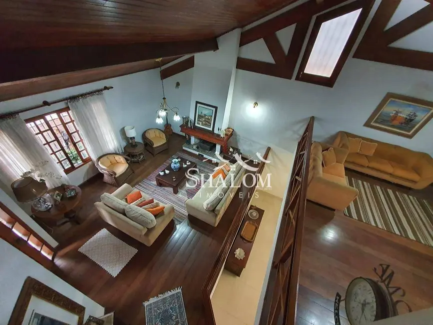 Casa com 4 quartos à venda, 523m2 em Zona 05, Maringa - PR - imagem 6 Foto 6 de Casa com 4 quartos à venda, 523m2 em Zona 05, Maringa - PR
