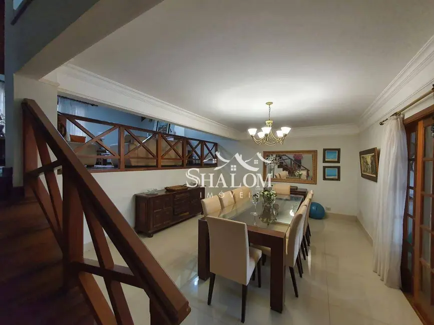 Casa com 4 quartos à venda, 523m2 em Zona 05, Maringa - PR - imagem 3 Foto 3 de Casa com 4 quartos à venda, 523m2 em Zona 05, Maringa - PR