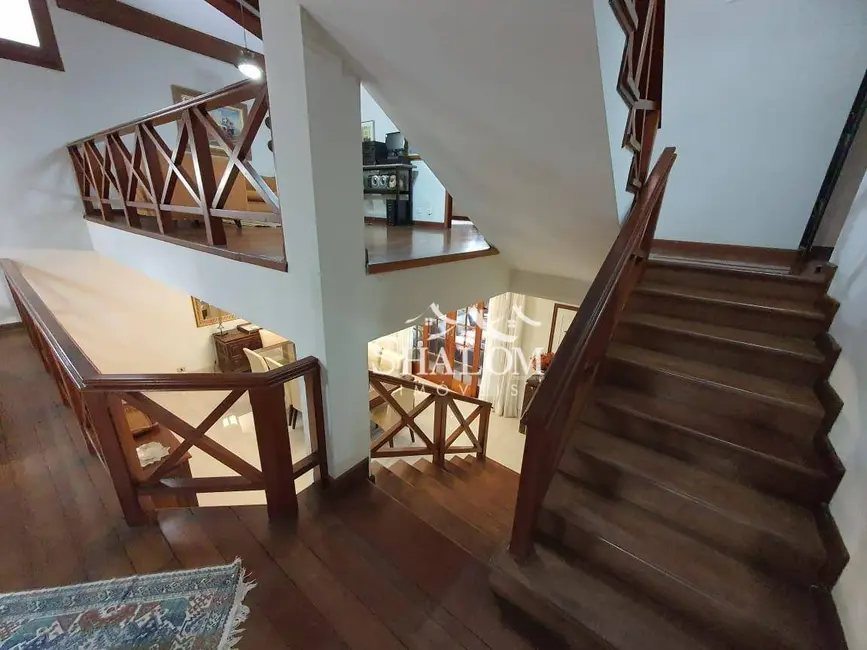 Casa com 4 quartos à venda, 523m2 em Zona 05, Maringa - PR - imagem 4 Foto 4 de Casa com 4 quartos à venda, 523m2 em Zona 05, Maringa - PR