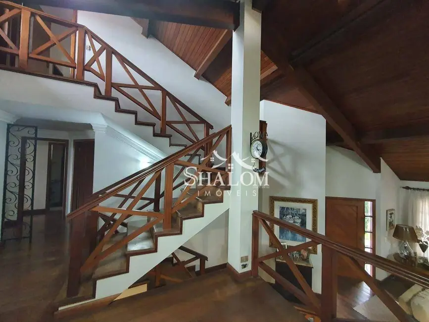 Casa com 4 quartos à venda, 523m2 em Zona 05, Maringa - PR - imagem 5 Foto 5 de Casa com 4 quartos à venda, 523m2 em Zona 05, Maringa - PR