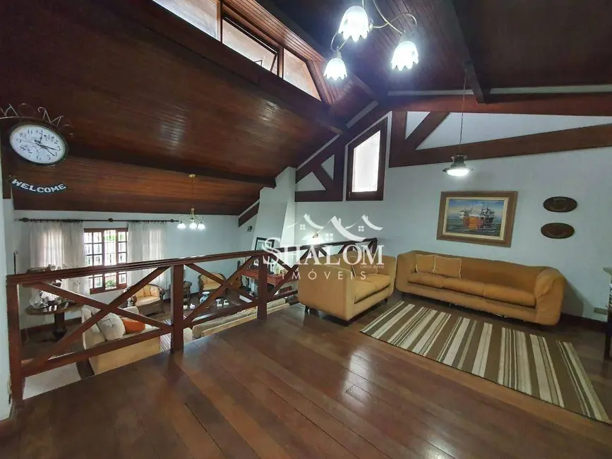 Casa com 4 quartos à venda, 523m2 em Zona 05, Maringa - PR - imagem 7 Foto 7 de Casa com 4 quartos à venda, 523m2 em Zona 05, Maringa - PR
