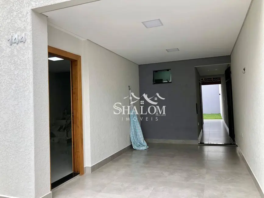 Sobrado com 3 quartos à venda, 150m2 em Jardim Diamante, Maringa - PR - imagem 4 Foto 4 de Sobrado com 3 quartos à venda, 150m2 em Jardim Diamante, Maringa - PR