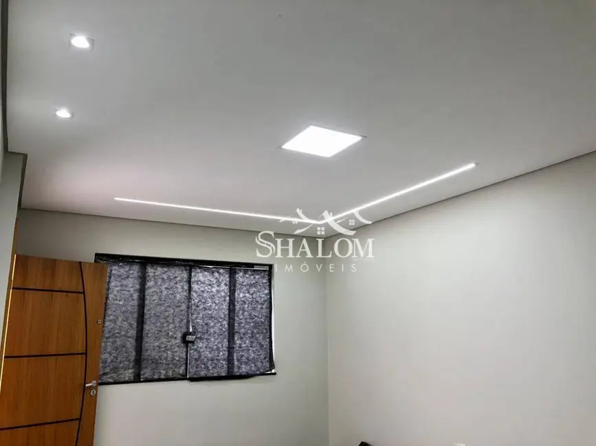 Sobrado com 3 quartos à venda, 150m2 em Jardim Diamante, Maringa - PR - imagem 6 Foto 6 de Sobrado com 3 quartos à venda, 150m2 em Jardim Diamante, Maringa - PR