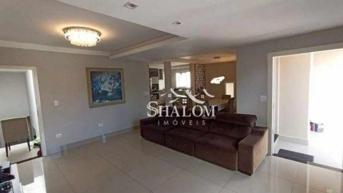 Casa com 3 quartos à venda, 406m2 em Jardim Higienópolis, Maringa - PR - imagem 3 Foto 3 de Casa com 3 quartos à venda, 406m2 em Jardim Higienópolis, Maringa - PR