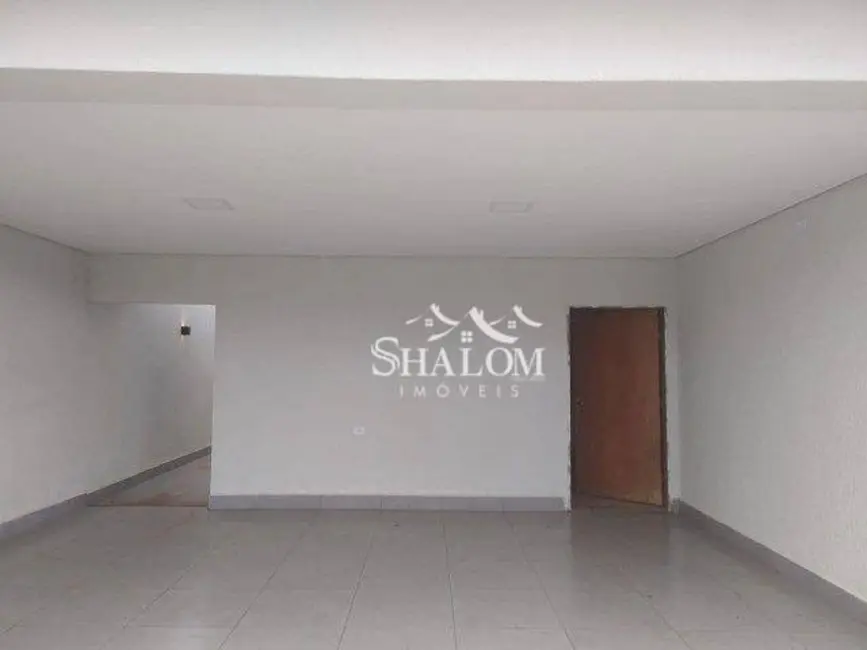 Casa com 3 quartos à venda, 250m2 em Jardim São Paulo II, Sarandi - PR - imagem 6 Foto 6 de Casa com 3 quartos à venda, 250m2 em Jardim São Paulo II, Sarandi - PR