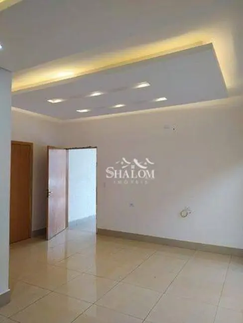 Casa com 3 quartos à venda, 250m2 em Jardim São Paulo II, Sarandi - PR - imagem 5 Foto 5 de Casa com 3 quartos à venda, 250m2 em Jardim São Paulo II, Sarandi - PR