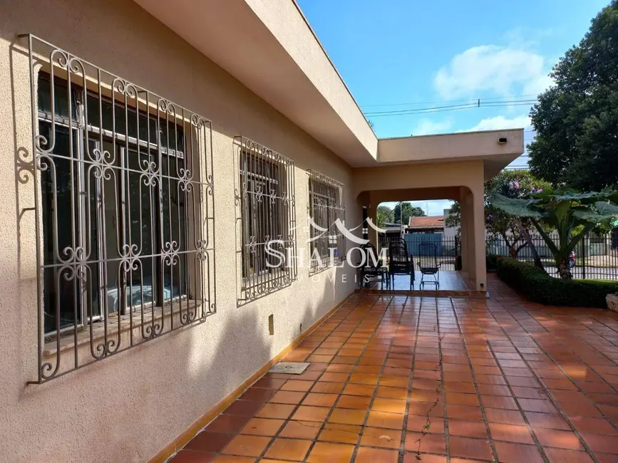 Foto 6 de Casa com 3 quartos à venda, 550m2 em Zona 06, Maringa - PR