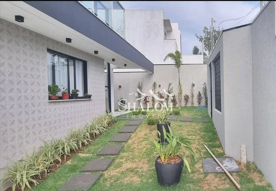 Casa com 4 quartos à venda, 400m2 em Jardim Espanha, Maringa - PR - imagem 4 Foto 4 de Casa com 4 quartos à venda, 400m2 em Jardim Espanha, Maringa - PR