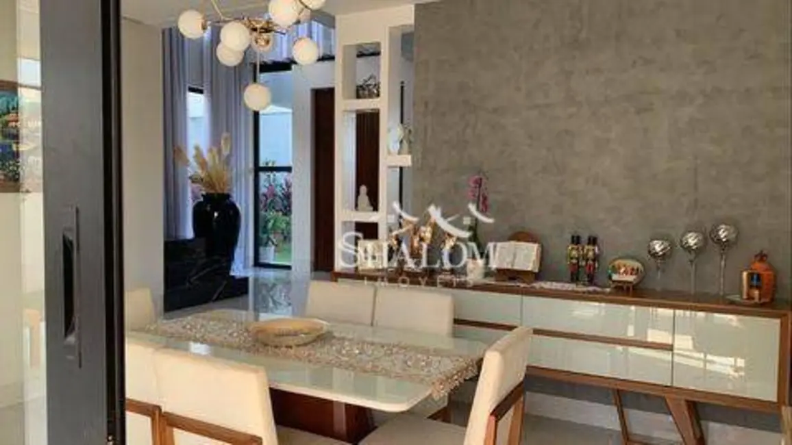 Casa com 4 quartos à venda, 400m2 em Jardim Espanha, Maringa - PR - imagem 9 Foto 9 de Casa com 4 quartos à venda, 400m2 em Jardim Espanha, Maringa - PR