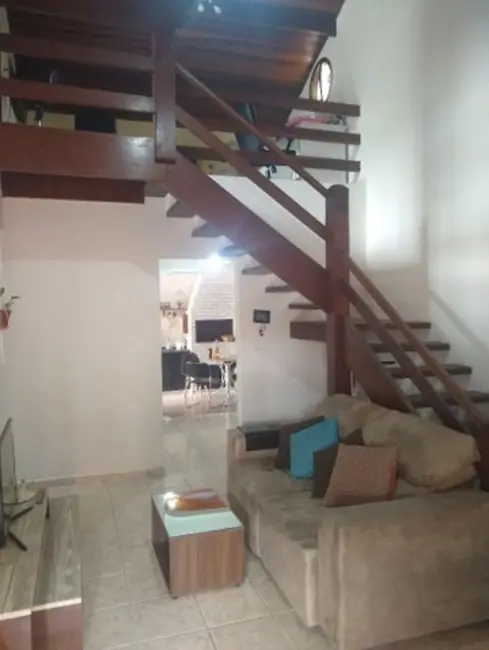 Foto 1 de Casa com 2 quartos à venda, 180m2 em Jardim Brasil, Caraguatatuba - SP