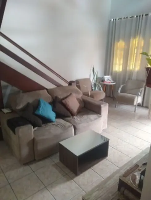 Foto 6 de Casa com 2 quartos à venda, 180m2 em Jardim Brasil, Caraguatatuba - SP