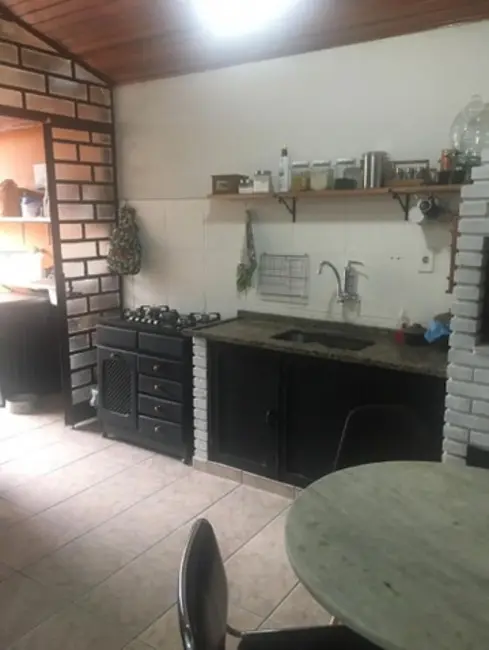 Foto 9 de Casa com 2 quartos à venda, 180m2 em Jardim Brasil, Caraguatatuba - SP