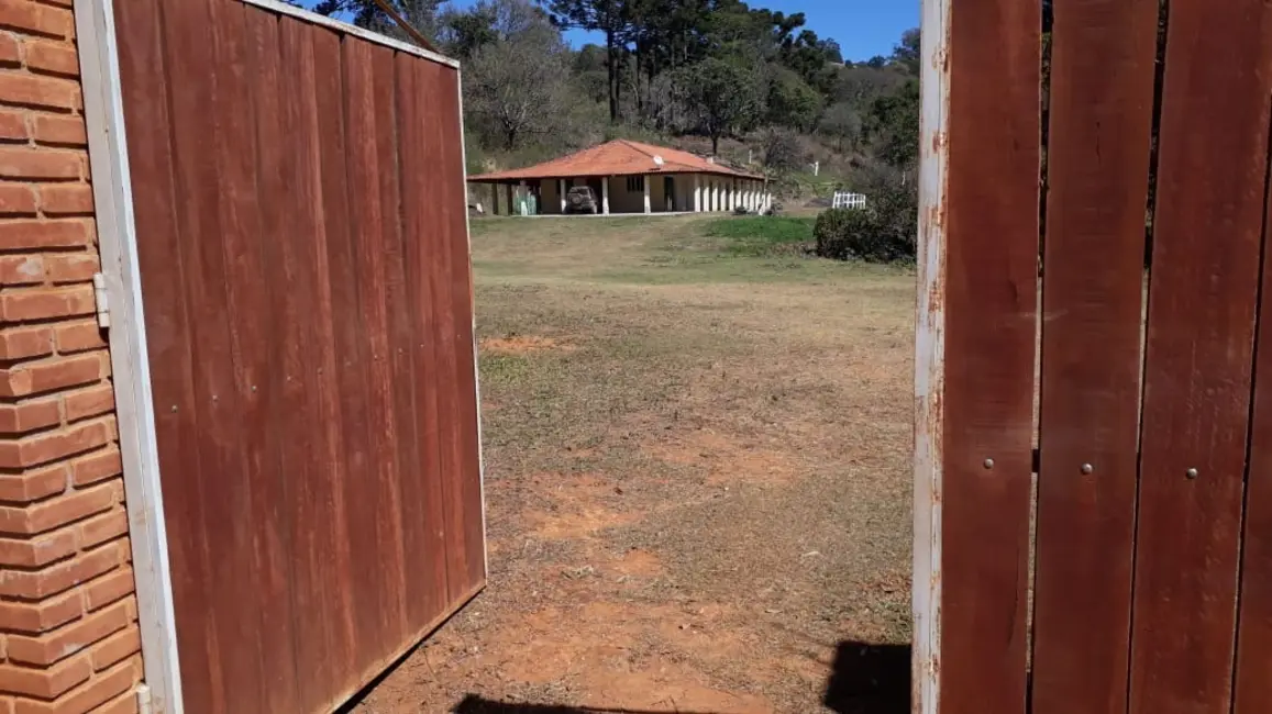 Foto 1 de Chácara com 3 quartos à venda, 365m2 em Munhoz - MG