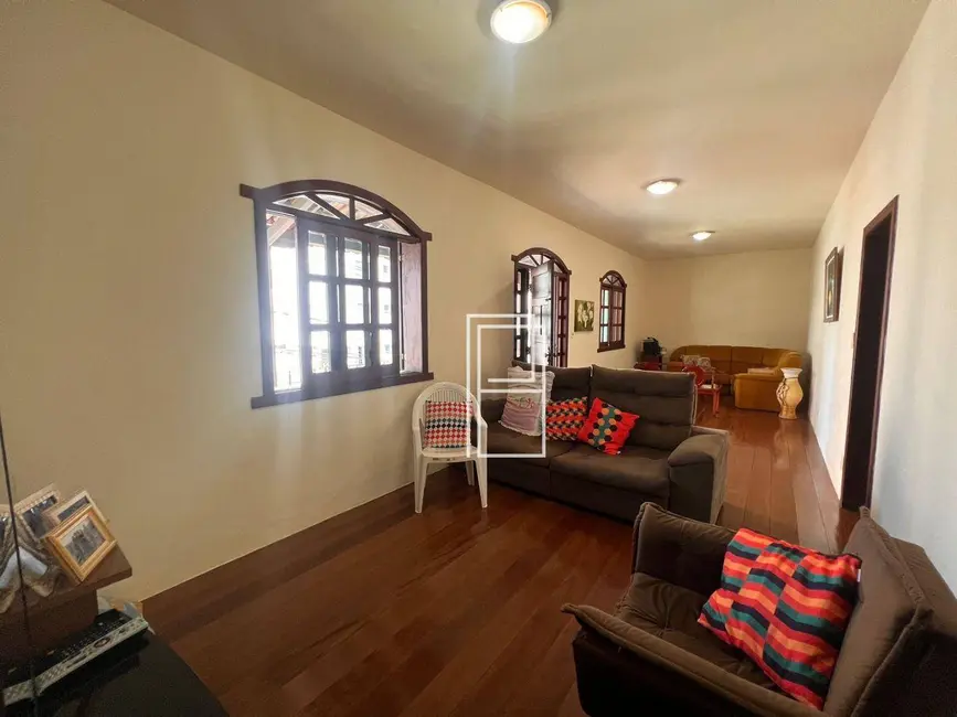 Casa com 3 quartos à venda, 374m2 em Ana Lúcia, Sabara - MG - imagem 3 Foto 3 de Casa com 3 quartos à venda, 374m2 em Ana Lúcia, Sabara - MG
