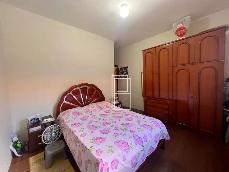 Casa com 3 quartos à venda, 374m2 em Ana Lúcia, Sabara - MG - imagem 9 Foto 9 de Casa com 3 quartos à venda, 374m2 em Ana Lúcia, Sabara - MG