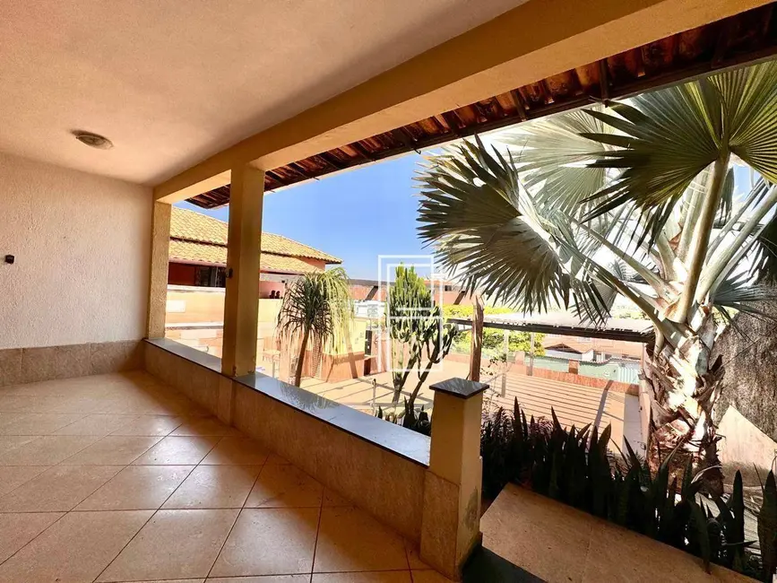 Foto 4 de Casa com 3 quartos à venda, 360m2 em Santa Inês, Belo Horizonte - MG