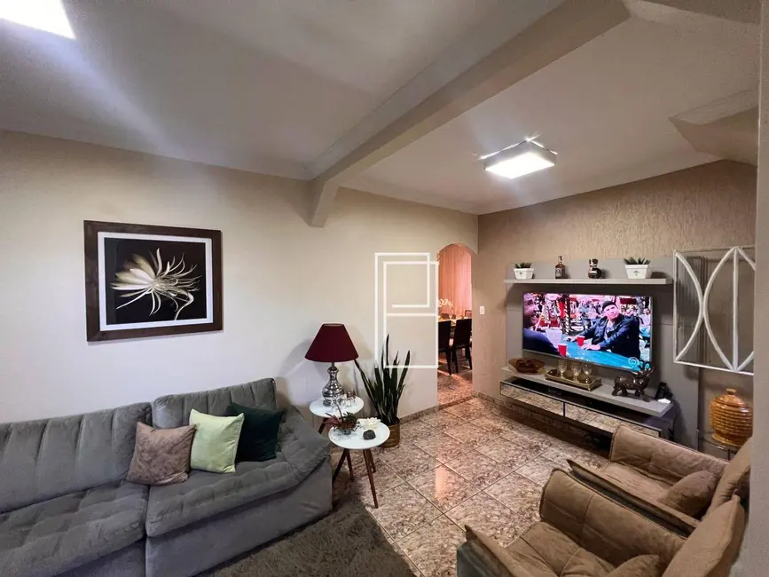 Casa com 3 quartos à venda, 230m2 em Goiânia, Belo Horizonte - MG - imagem 3 Foto 3 de Casa com 3 quartos à venda, 230m2 em Goiânia, Belo Horizonte - MG