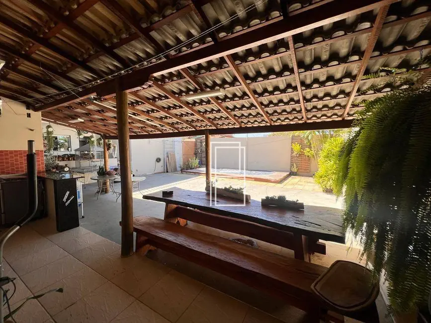 Casa com 4 quartos à venda, 360m2 em Ana Lúcia, Sabara - MG - imagem 3 Foto 3 de Casa com 4 quartos à venda, 360m2 em Ana Lúcia, Sabara - MG