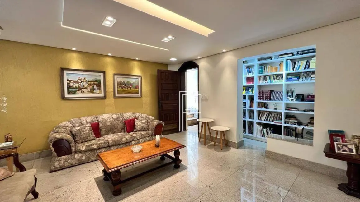 Casa com 4 quartos à venda, 360m2 em Santa Inês, Belo Horizonte - MG - imagem 2 Foto 2 de Casa com 4 quartos à venda, 360m2 em Santa Inês, Belo Horizonte - MG