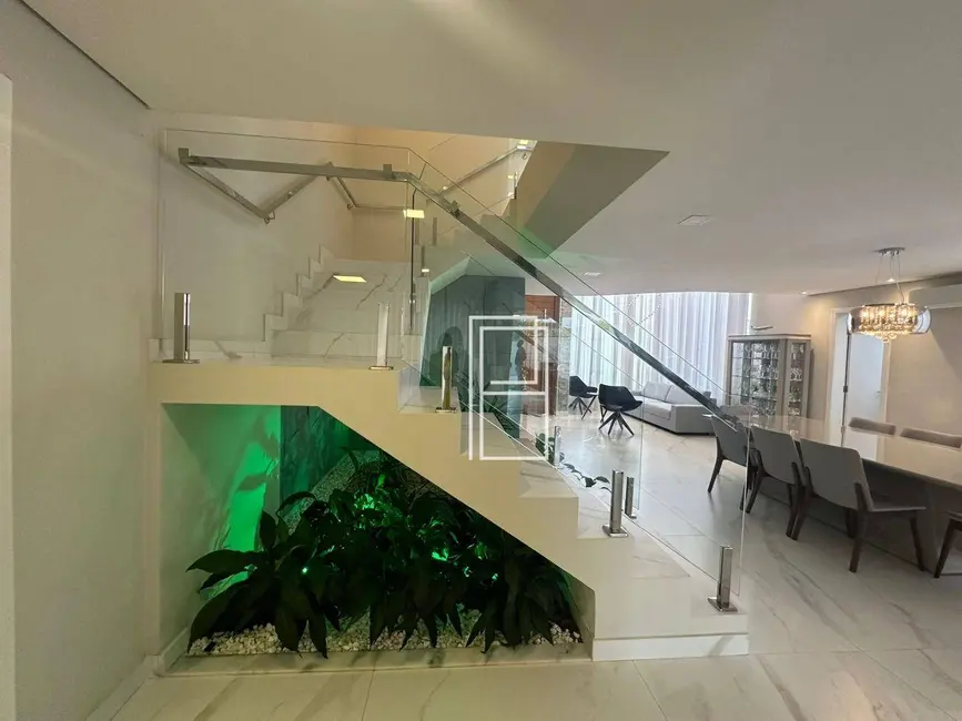 Casa de Condomínio com 4 quartos à venda e para alugar, 405m2 em Vespasiano - MG - imagem 8 Foto 8 de Casa de Condomínio com 4 quartos à venda e para alugar, 405m2 em Vespasiano - MG