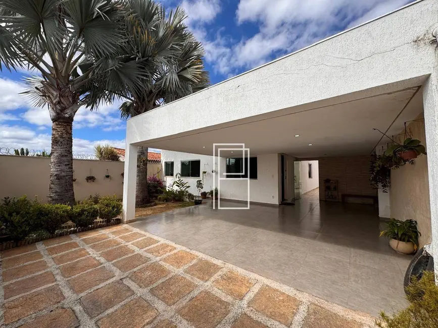Foto 2 de Casa com 4 quartos à venda, 420m2 em Lagoa Santa - MG