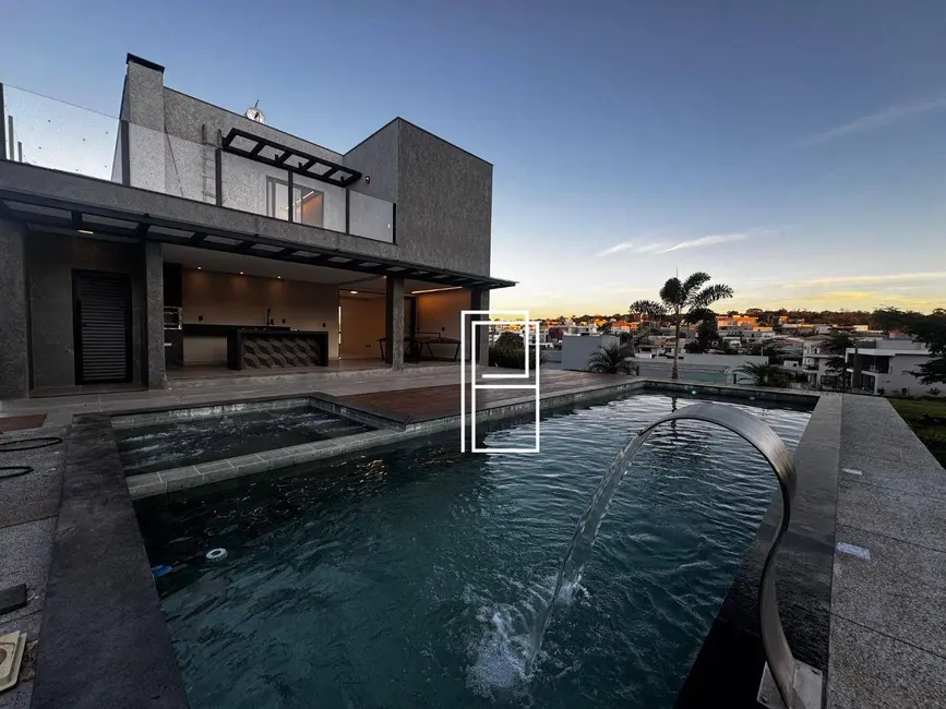 Foto 1 de Casa com 4 quartos à venda, 525m2 em Lagoa Santa - MG