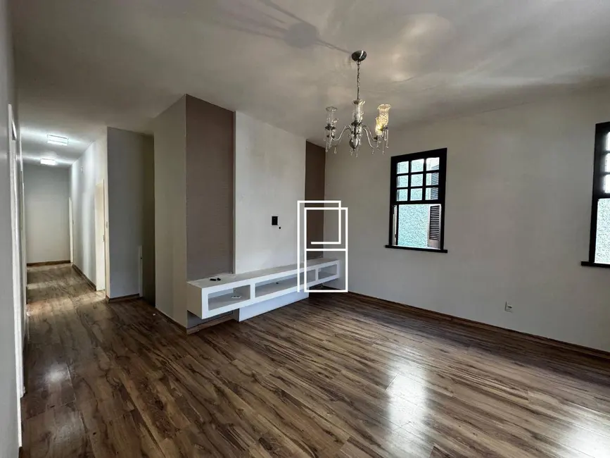 Casa com 5 quartos à venda, 360m2 em Ana Lúcia, Sabara - MG - imagem 9 Foto 9 de Casa com 5 quartos à venda, 360m2 em Ana Lúcia, Sabara - MG