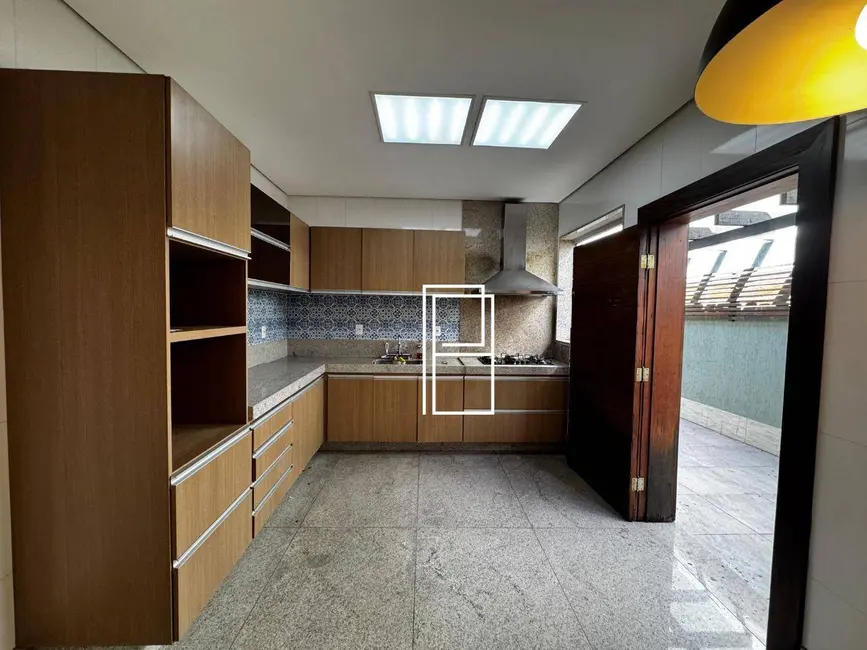 Casa com 5 quartos à venda, 360m2 em Ana Lúcia, Sabara - MG - imagem 4 Foto 4 de Casa com 5 quartos à venda, 360m2 em Ana Lúcia, Sabara - MG