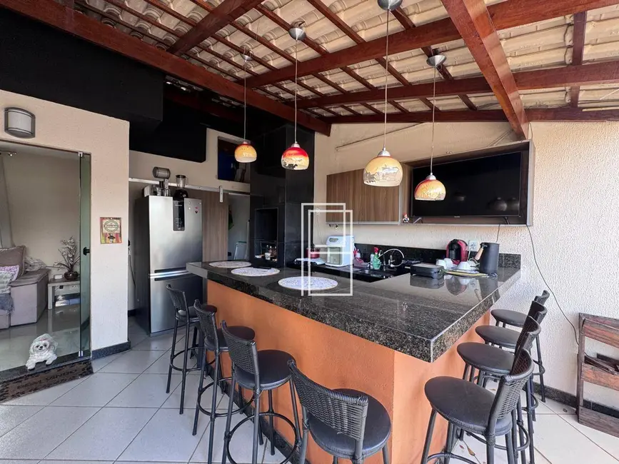 Foto 2 de Casa com 3 quartos à venda, 290m2 em Vila Nova Vista, Sabara - MG