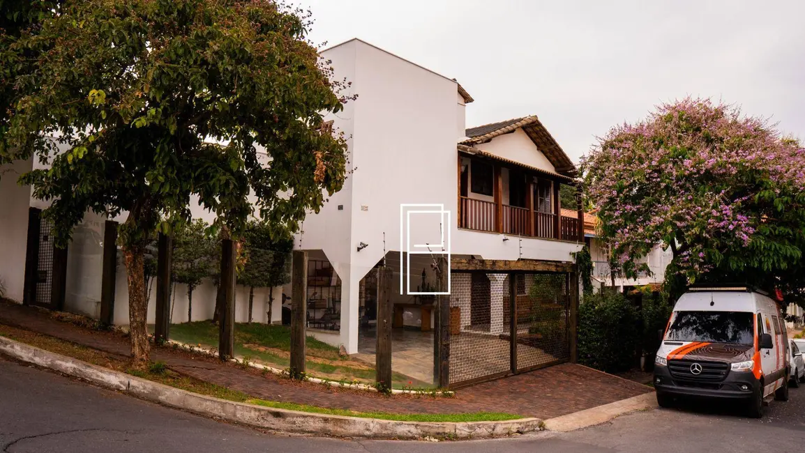 Foto 2 de Casa com 4 quartos à venda, 360m2 em Ana Lúcia, Sabara - MG
