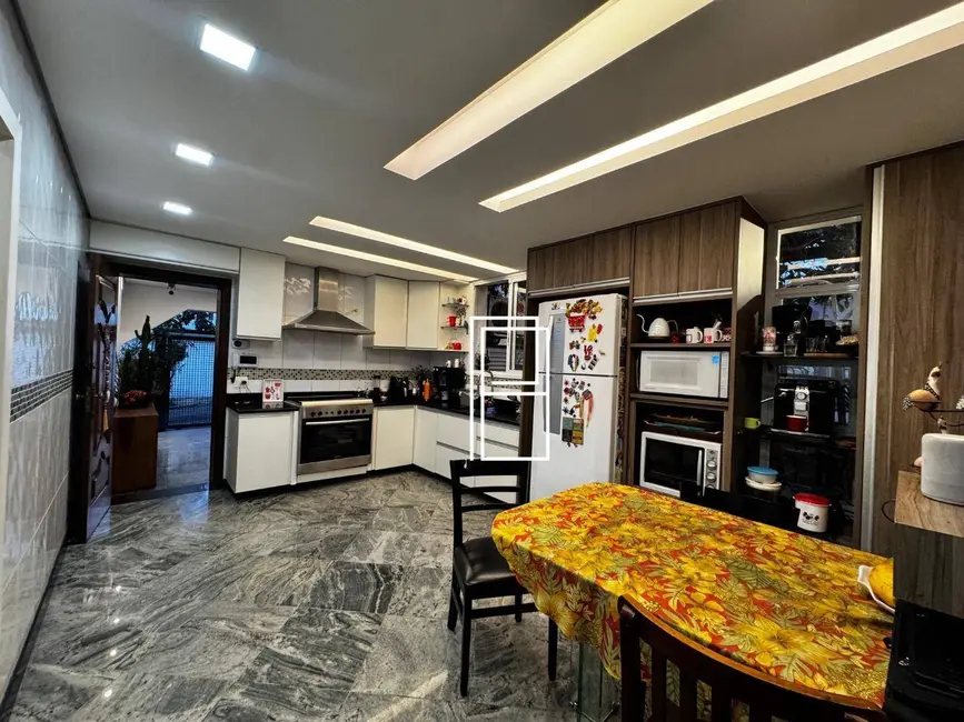 Casa com 4 quartos à venda, 360m2 em Ana Lúcia, Sabara - MG - imagem 9 Foto 9 de Casa com 4 quartos à venda, 360m2 em Ana Lúcia, Sabara - MG