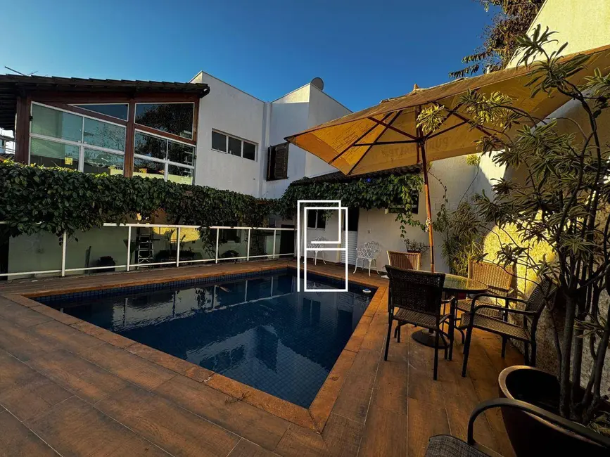 Casa com 4 quartos à venda, 360m2 em Ana Lúcia, Sabara - MG - imagem 1 Foto 1 de Casa com 4 quartos à venda, 360m2 em Ana Lúcia, Sabara - MG