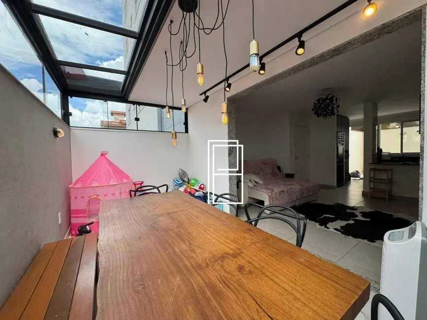 Foto 2 de Apartamento com 3 quartos à venda, 103m2 em Ana Lúcia, Sabara - MG