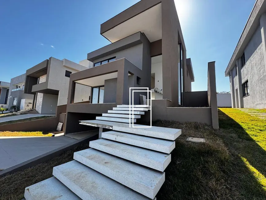 Foto 3 de Casa de Condomínio com 4 quartos à venda, 1000m2 em Vespasiano - MG