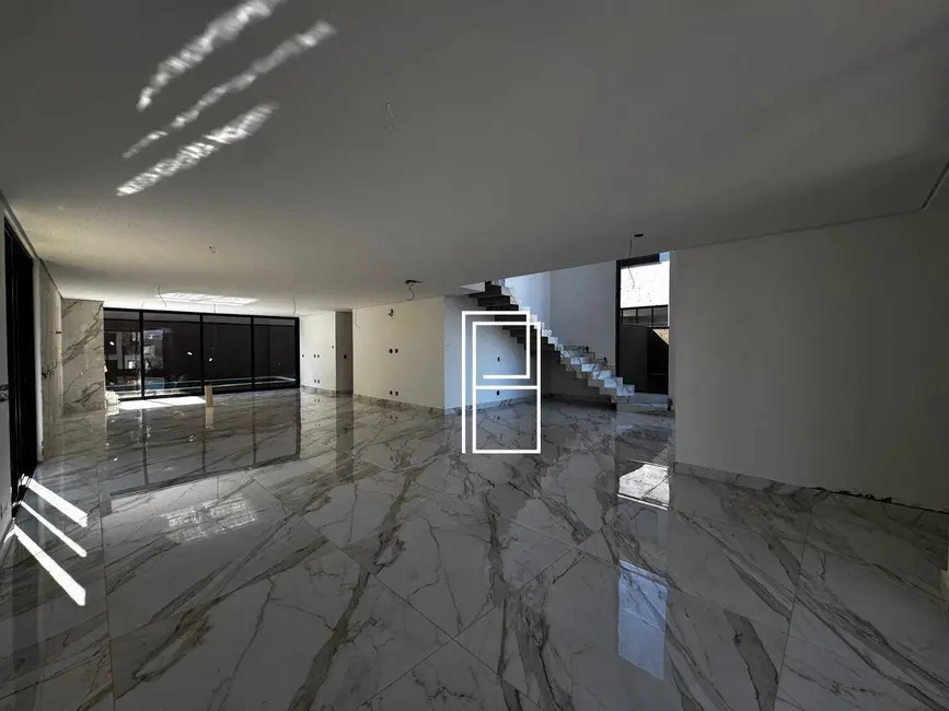 Foto 5 de Casa de Condomínio com 4 quartos à venda, 1000m2 em Vespasiano - MG