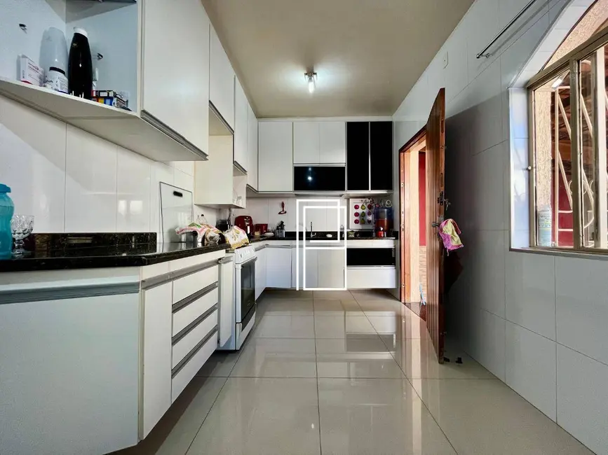 Casa com 3 quartos à venda, 360m2 em São Marcos, Belo Horizonte - MG - imagem 6 Foto 6 de Casa com 3 quartos à venda, 360m2 em São Marcos, Belo Horizonte - MG