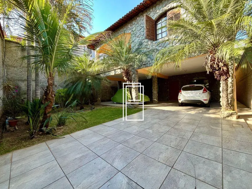 Casa com 3 quartos à venda, 360m2 em São Marcos, Belo Horizonte - MG - imagem 1 Foto 1 de Casa com 3 quartos à venda, 360m2 em São Marcos, Belo Horizonte - MG