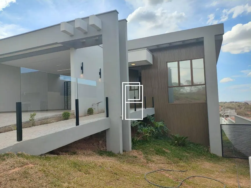 Foto 1 de Casa de Condomínio com 3 quartos à venda, 360m2 em Lagoa Santa - MG