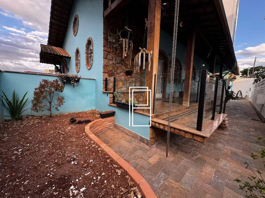 Casa com 5 quartos à venda, 360m2 em Ana Lúcia, Sabara - MG - imagem 3 Foto 3 de Casa com 5 quartos à venda, 360m2 em Ana Lúcia, Sabara - MG