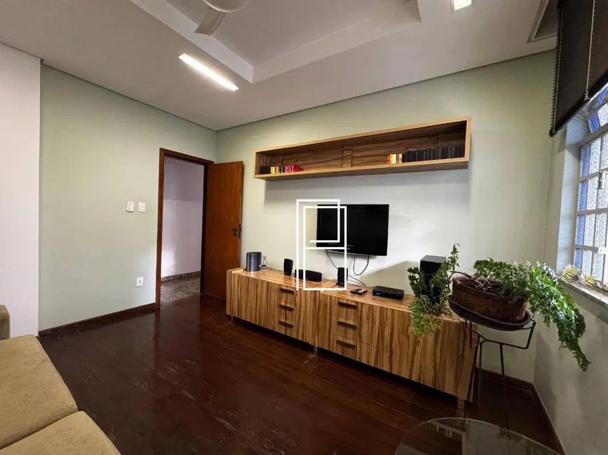 Casa com 5 quartos à venda, 360m2 em Ana Lúcia, Sabara - MG - imagem 5 Foto 5 de Casa com 5 quartos à venda, 360m2 em Ana Lúcia, Sabara - MG