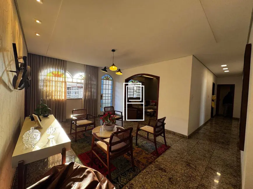 Casa com 5 quartos à venda, 360m2 em Ana Lúcia, Sabara - MG - imagem 6 Foto 6 de Casa com 5 quartos à venda, 360m2 em Ana Lúcia, Sabara - MG