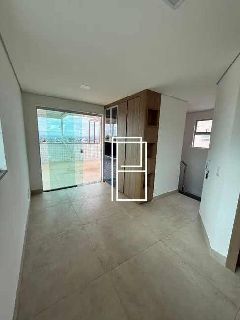 Foto 3 de Cobertura com 4 quartos à venda, 190m2 em Ana Lúcia, Sabara - MG