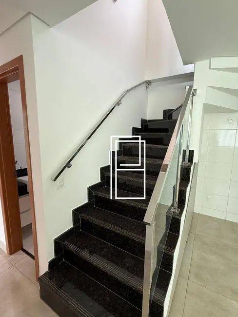 Foto 2 de Cobertura com 4 quartos à venda, 190m2 em Ana Lúcia, Sabara - MG