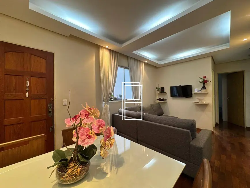 Foto 2 de Apartamento com 3 quartos à venda, 66m2 em Floresta, Belo Horizonte - MG