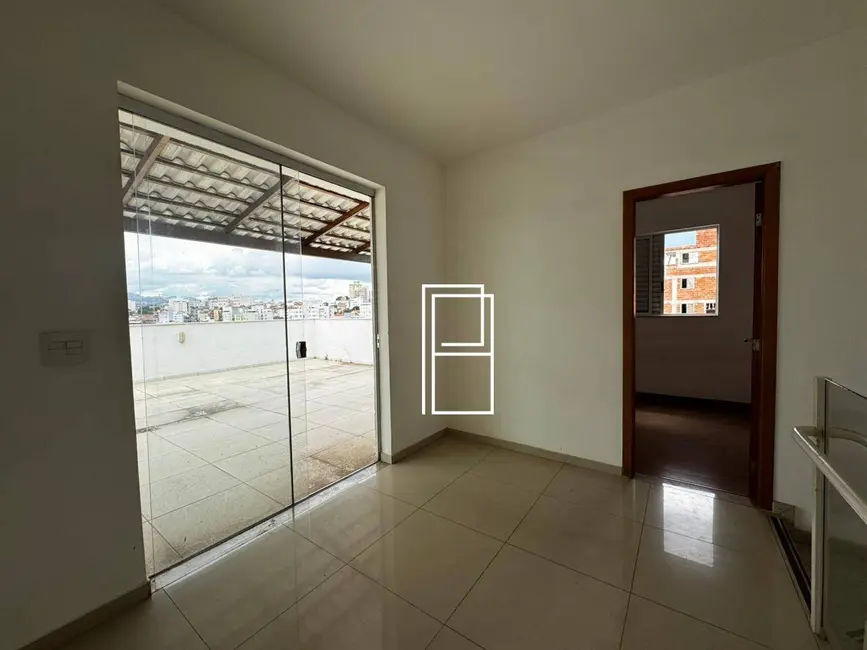 Foto 5 de Cobertura com 4 quartos à venda, 152m2 em Ana Lúcia, Sabara - MG
