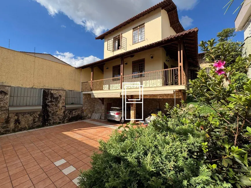 Foto 3 de Casa com 5 quartos à venda, 360m2 em Santa Inês, Belo Horizonte - MG