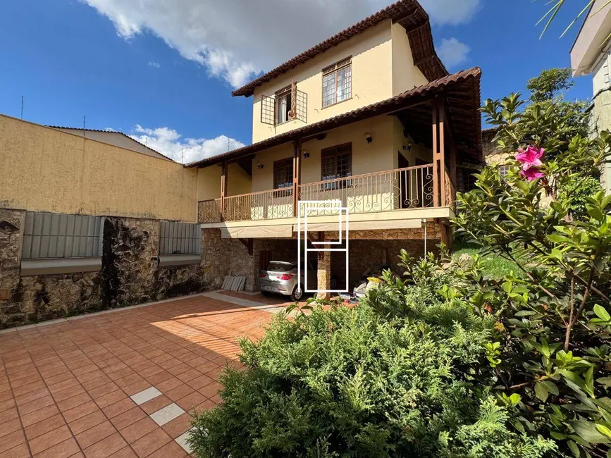 Foto 5 de Casa com 5 quartos à venda, 360m2 em Santa Inês, Belo Horizonte - MG